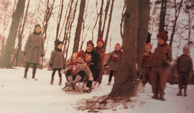 Børn leger i sneen - 50'erne