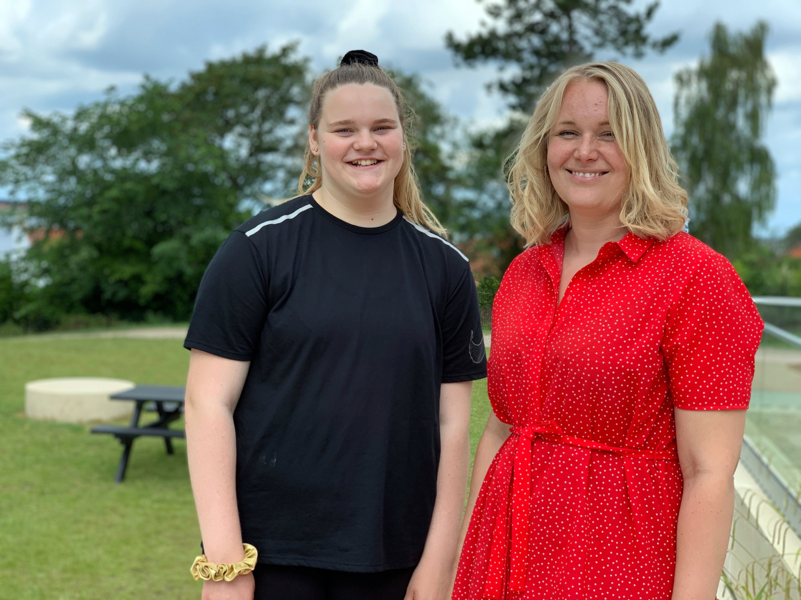 Freja og Louise på besøg på Liljeborg