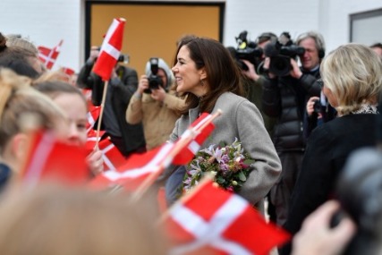 Kronprinsesse Mary mødes af børnene